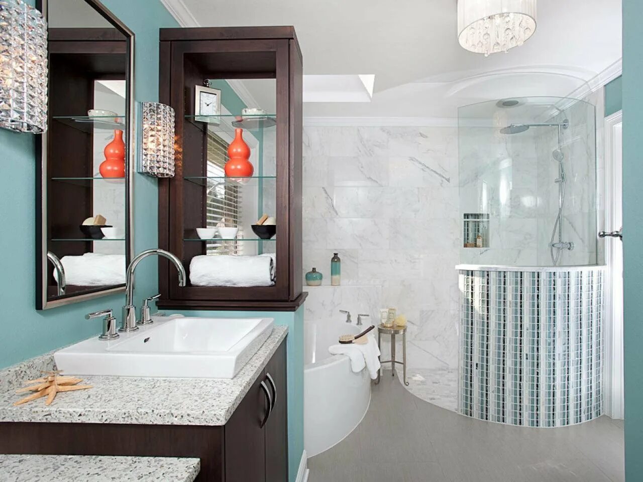 Интерьер маленькой ванной комнаты. Яркий дизайн ванной комнаты. Как сделать красивую ванную комнату. Красивые ванные комнаты в квартире маленькие. Интерьер ванной комнаты.