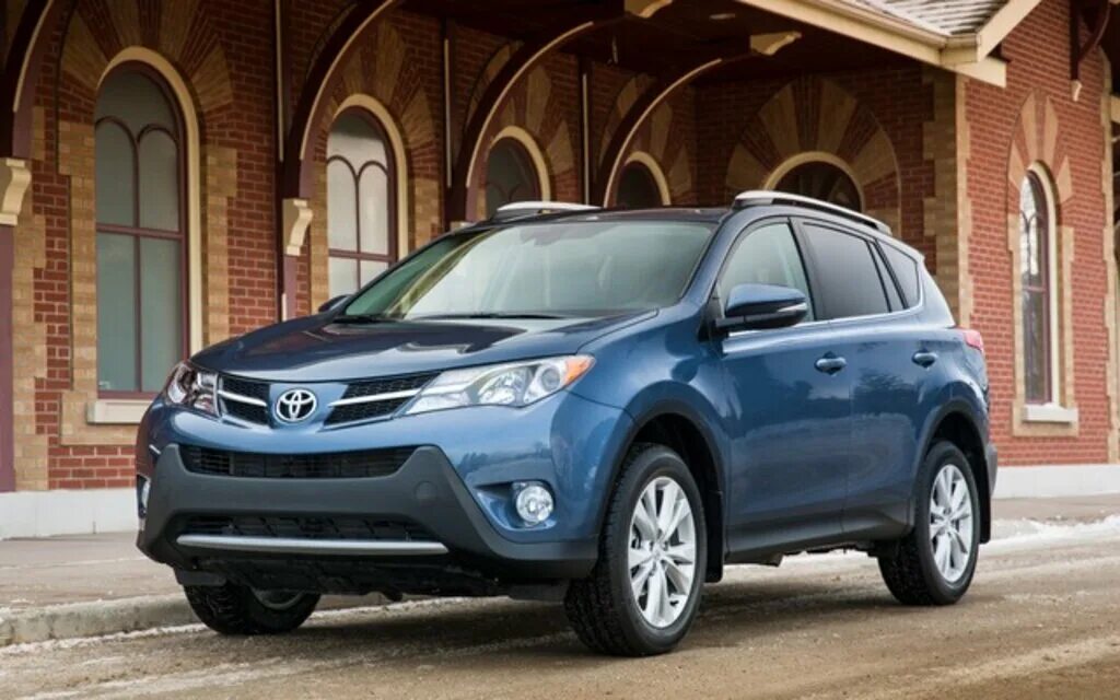 Toyota rav4 2014. Тойота рав 4 2014. Тойота рав 4 синяя. NFBTNF HFA 4 2014 ujlf. Тойота рав отзывы владельцев