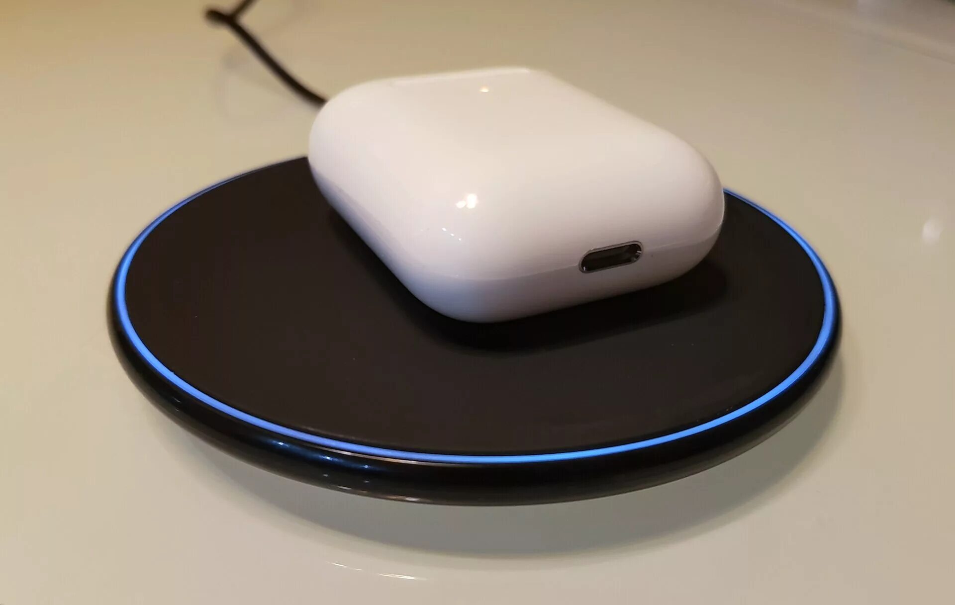 аирподс 2 беспроводная зарядка. аирподс 2 беспроводная зарядка. Apple airpods 2 с беспроводным зарядным футляром mrxj2. беспроводная зарядка magsafe и airpods 2. Apple airpods 2 c беспроводной зарядки.