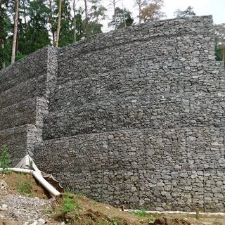 Укрепляющая стена