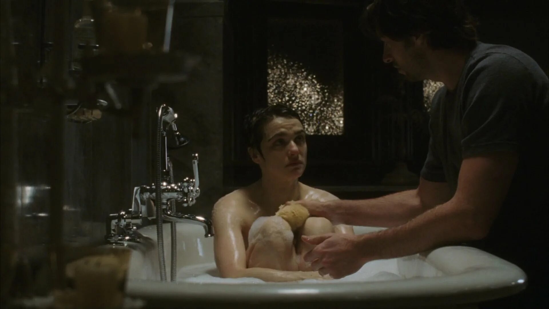 Солтберн сцена в ванне. Солтберн сцена в ванне. Солтберн сцена в ванне. Ванна моники геллер. Солтберн сцена в ванне.