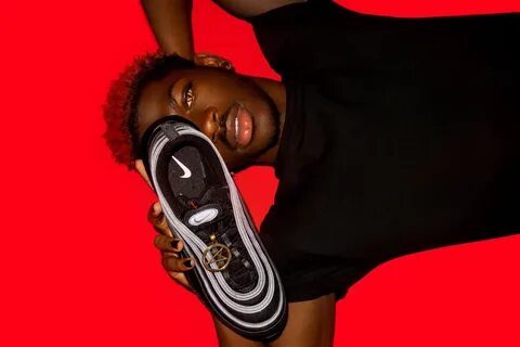 Компания Nike подала иск против производителя сатанинских кроссовок с челов...
