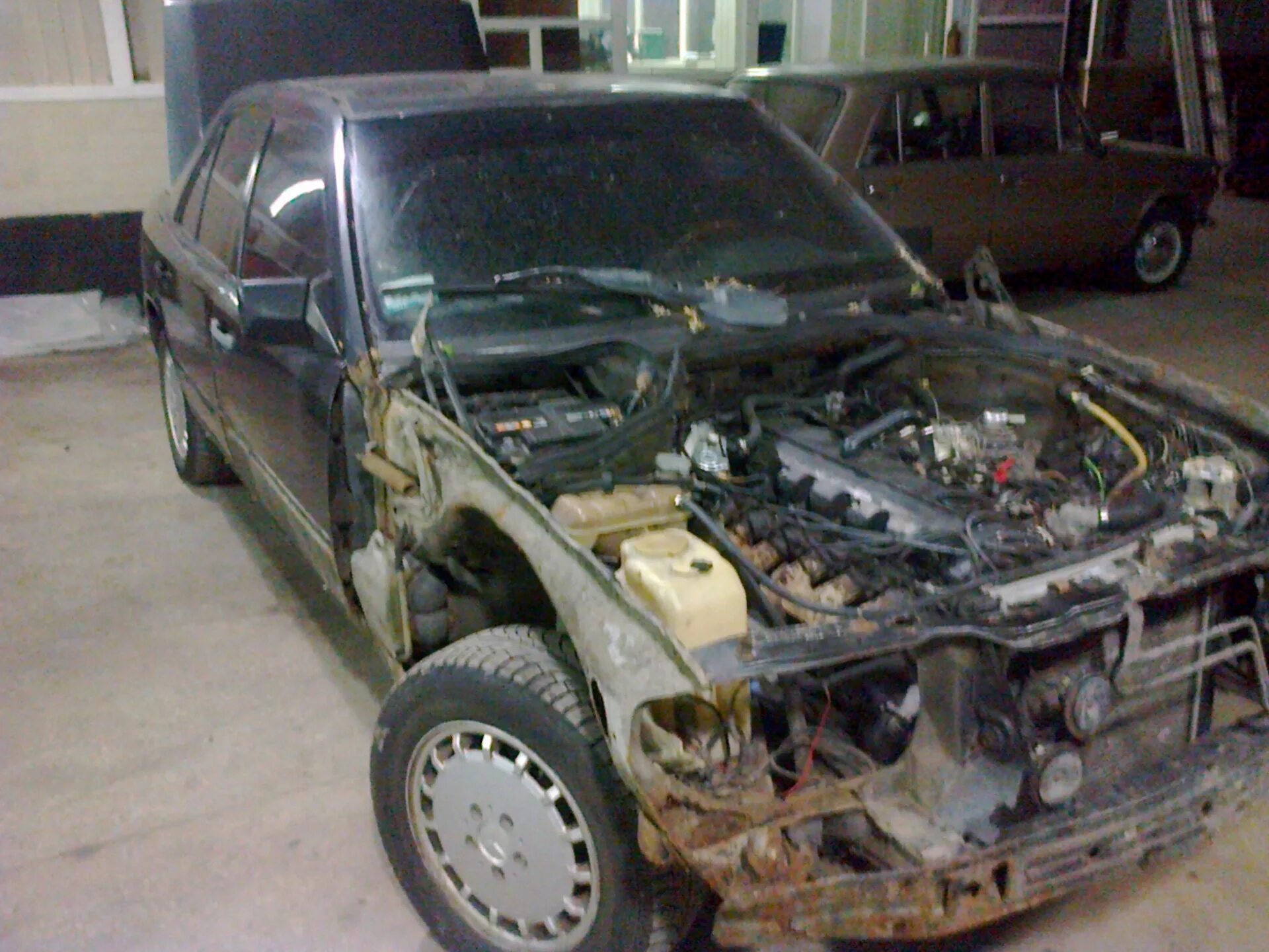 Разбор 124. Мерседес 124 битый. Разобранная морда мерседес 202. Тонировка w124. Разбор 124.