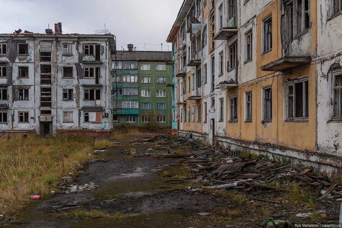 Мертвый город кадыкчан. Кадыкчан 1986. Маленькие города умирают. Кадыкчан 1996. Маленькие города умирают.