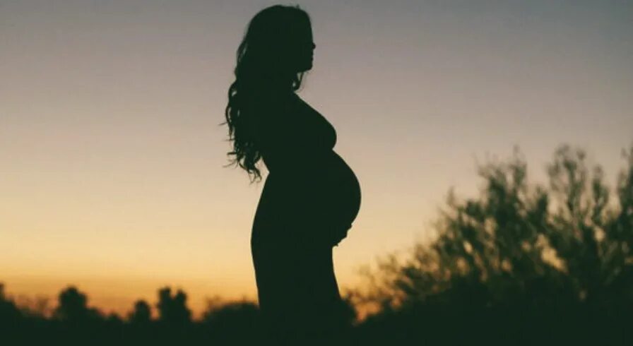 Можно беременной ходить на кладбище. Беременная ходила на кладбище. Беременной идти на похороны. Беременным нельзя на кладбище. Беременной идти на похороны.