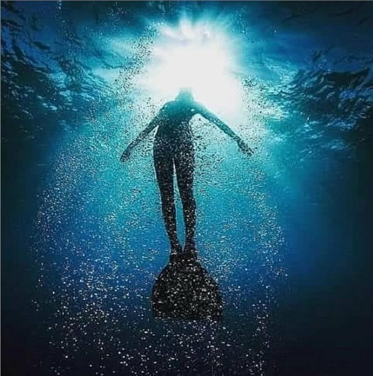 На полную глубину. На полную глубину. Марианский жёлоб. Погружение под воду без акваланга. Ныряние под воду.