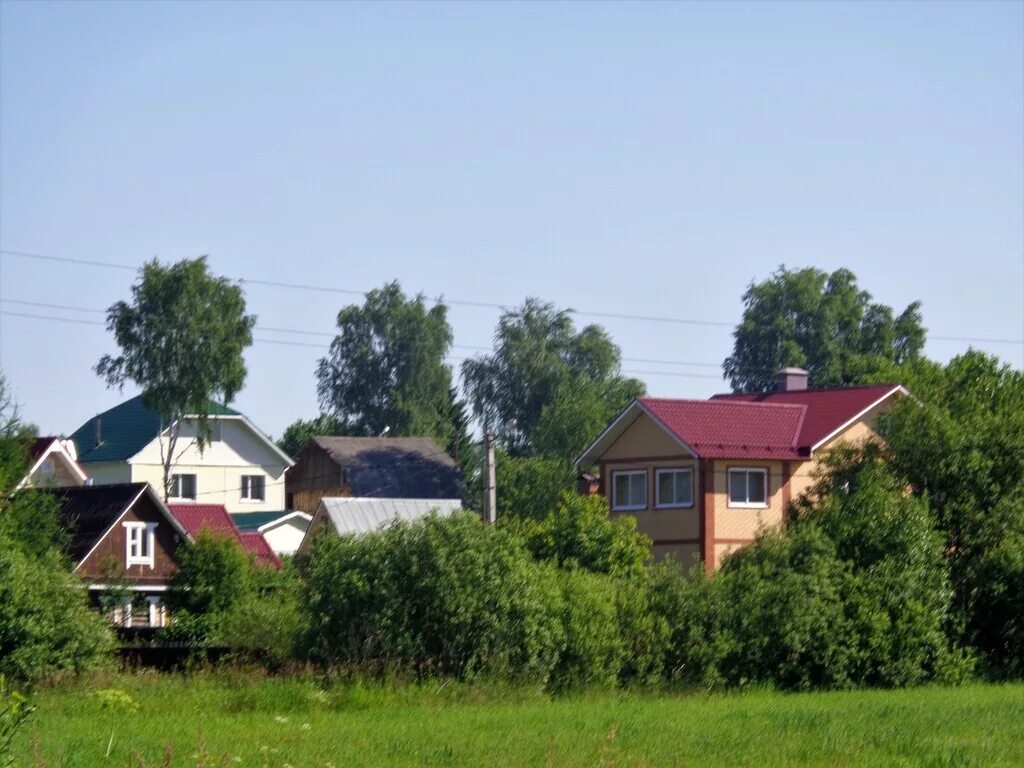 Дачные домик в садоводсве. Дача рядом со станцией. Дача белорусское направление. Дача рядом со станцией. Дача рядом со станцией.