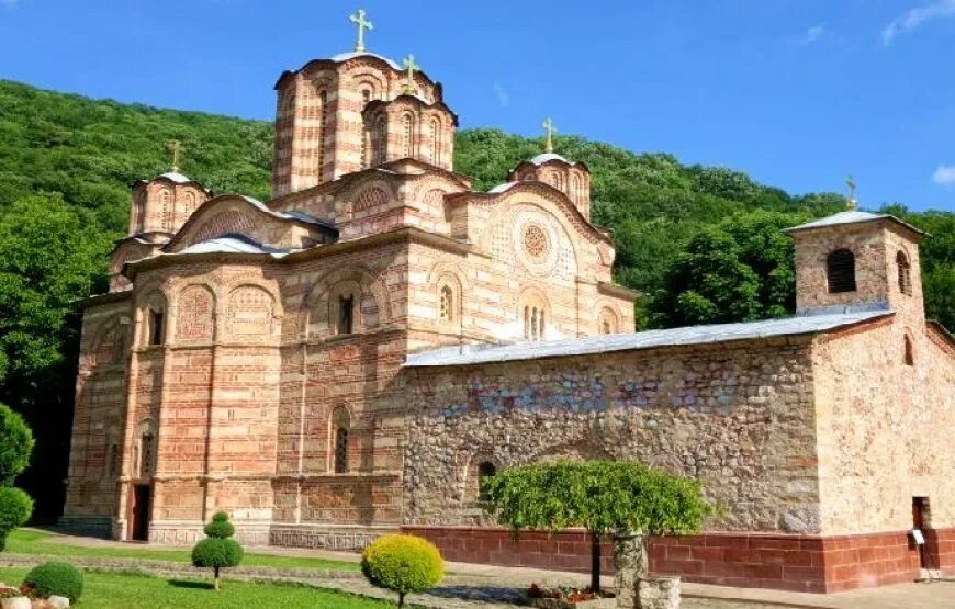 Монастырь 9 букв. Монастырь тумане сербия. сербия женский монастырь раваница фото. церкви монастырей раваница. монастырь раваница креститься.