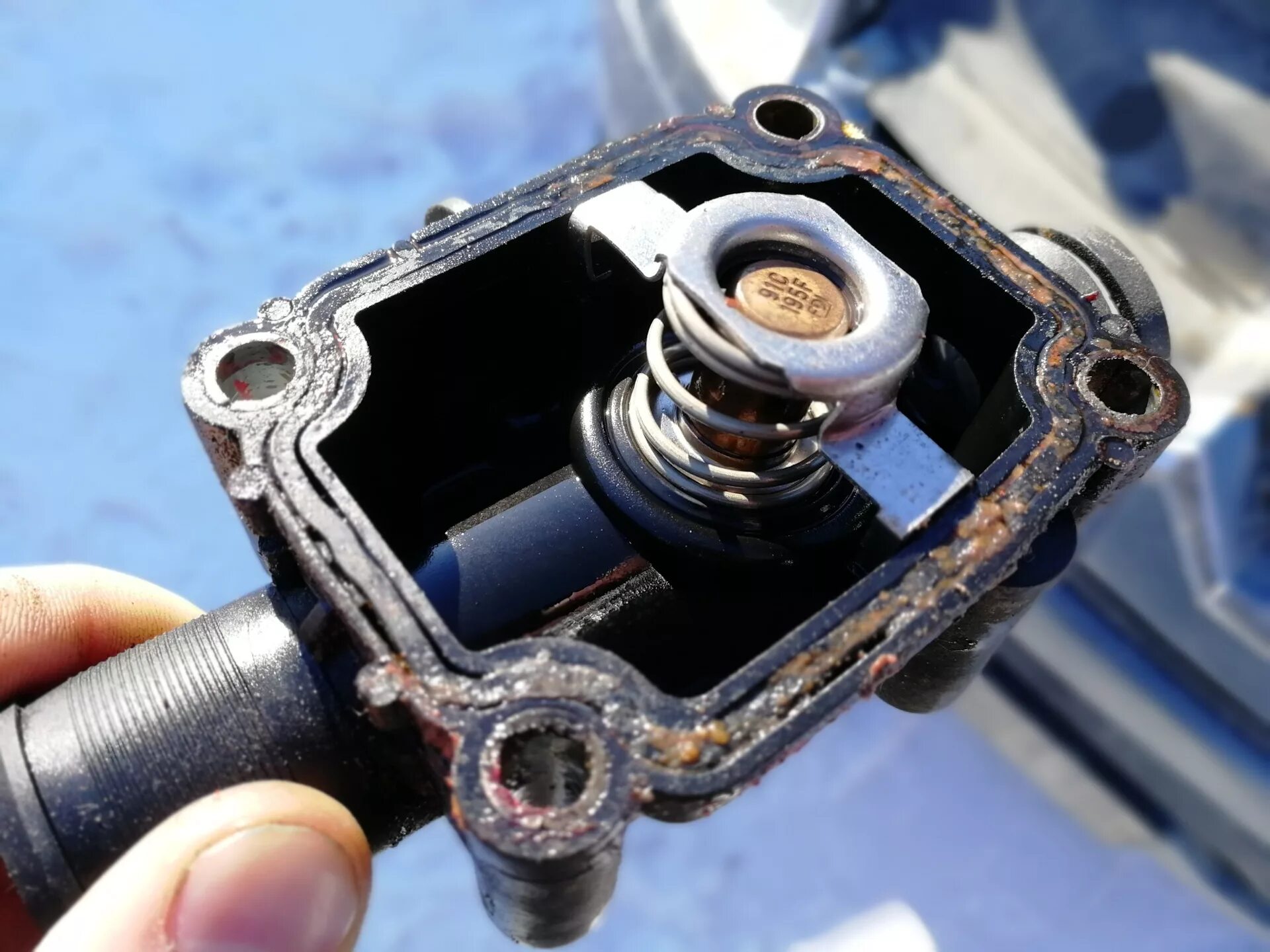 Прокладка корпуса термостата рено меган 2. Как поменять прокладку термостата. Болты крепления термостата sr20de. Как поменять прокладку термостата. Как поменять прокладку термостата.