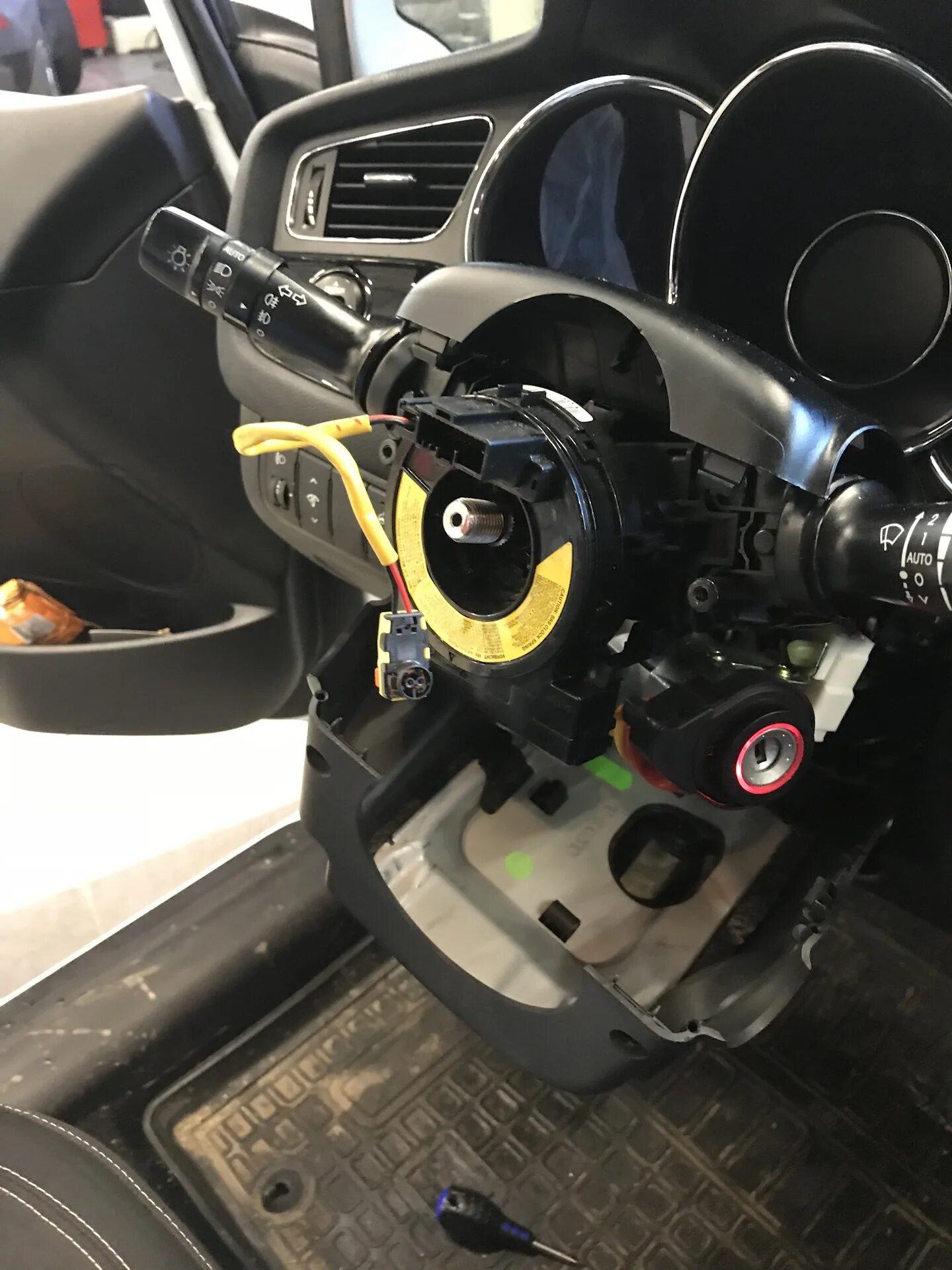 Не работает подогрев руля. Подогрев руля kia ceed. кия сид 1 подогрев руля. подогрев руля киа сид 2011. обогрев руля киа сид 2013.