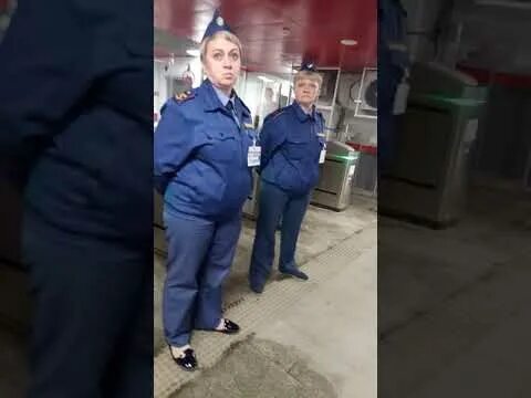 Инспектор безопасности в метрополитене. Форма службы безопасности метрополитена. Инспектор службы безопасности метрополитена форма. Служба безопасности метро.