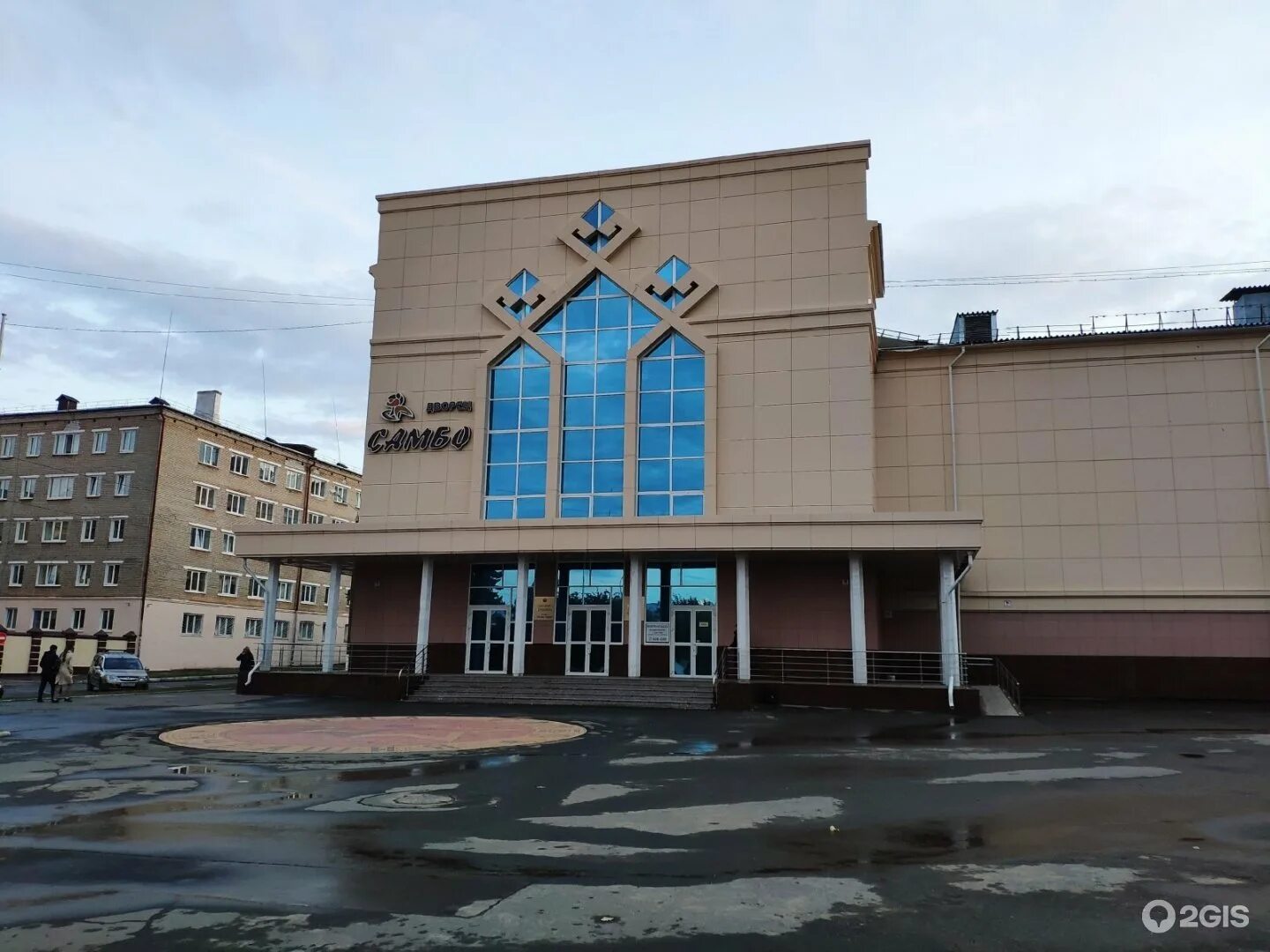 Дк имени ухсая чебоксары. Виловатово школа. Дк 32. Дк 32. Дворец якова ухсая чебоксары.