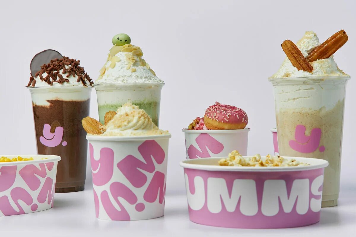 Yumms меню. Футболка марсело мираклес белая. Рубашка марсело мирклс. Ресторан марсело мираклес. Marcelo miracles жилетка yumms белая.