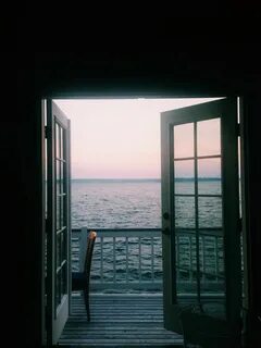 Из окна были видны