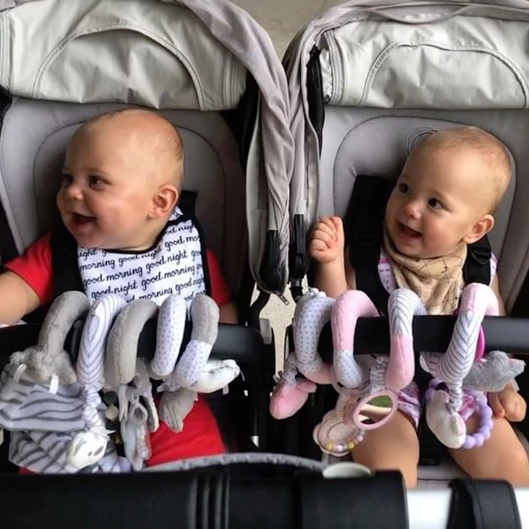 Двойня тройня. Близнецы стоит ли менять. Сестры олсен. Идентичные близнецы. Два брата близнеца.