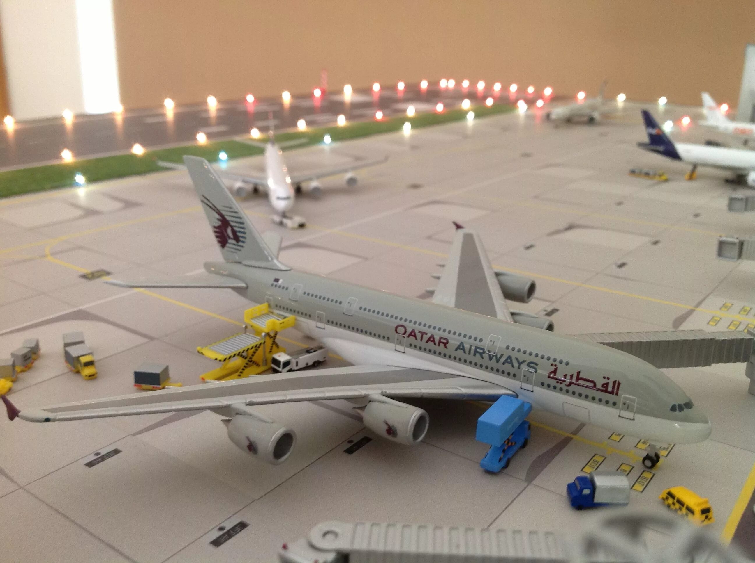 Модель аэропорта 1/400. Модели аэродромов. Модели аэродромов. Модели аэродромов. Gemini jets 1/400.