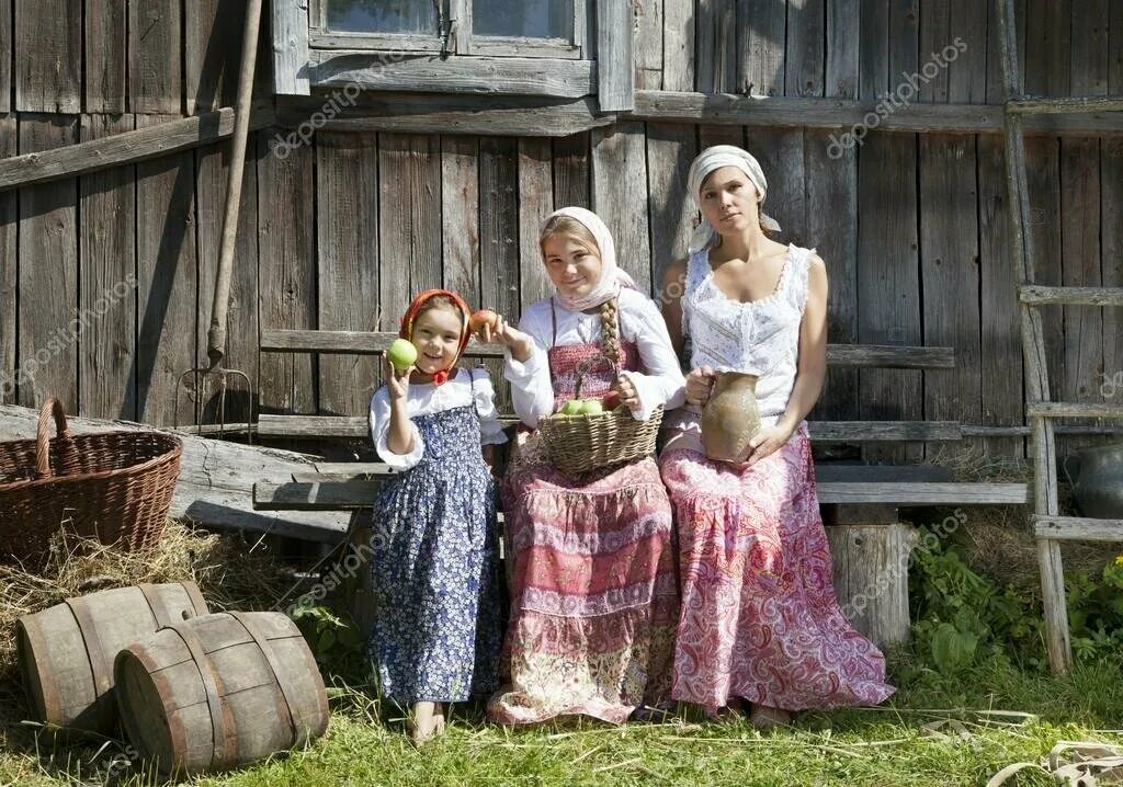 Мод жизнь в деревне. Девочка в деревне. деревенские люди. деревенские женщины.