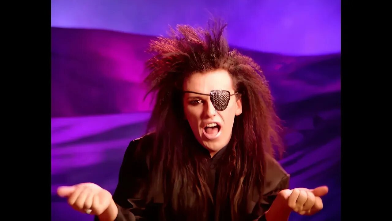 Me round like a record. Пит бёрнс. пит бёрнс you spin me round. пит бернс spin me right round. you spin me round клип.