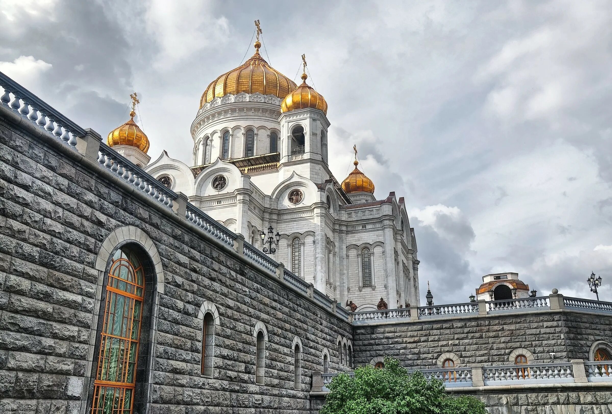 Храм христа спасителя где. Храм христа спасителя архитектура. храм христа спасителя снаружи. храм христа спасения москва. храм христа спасителя екатеринбург.