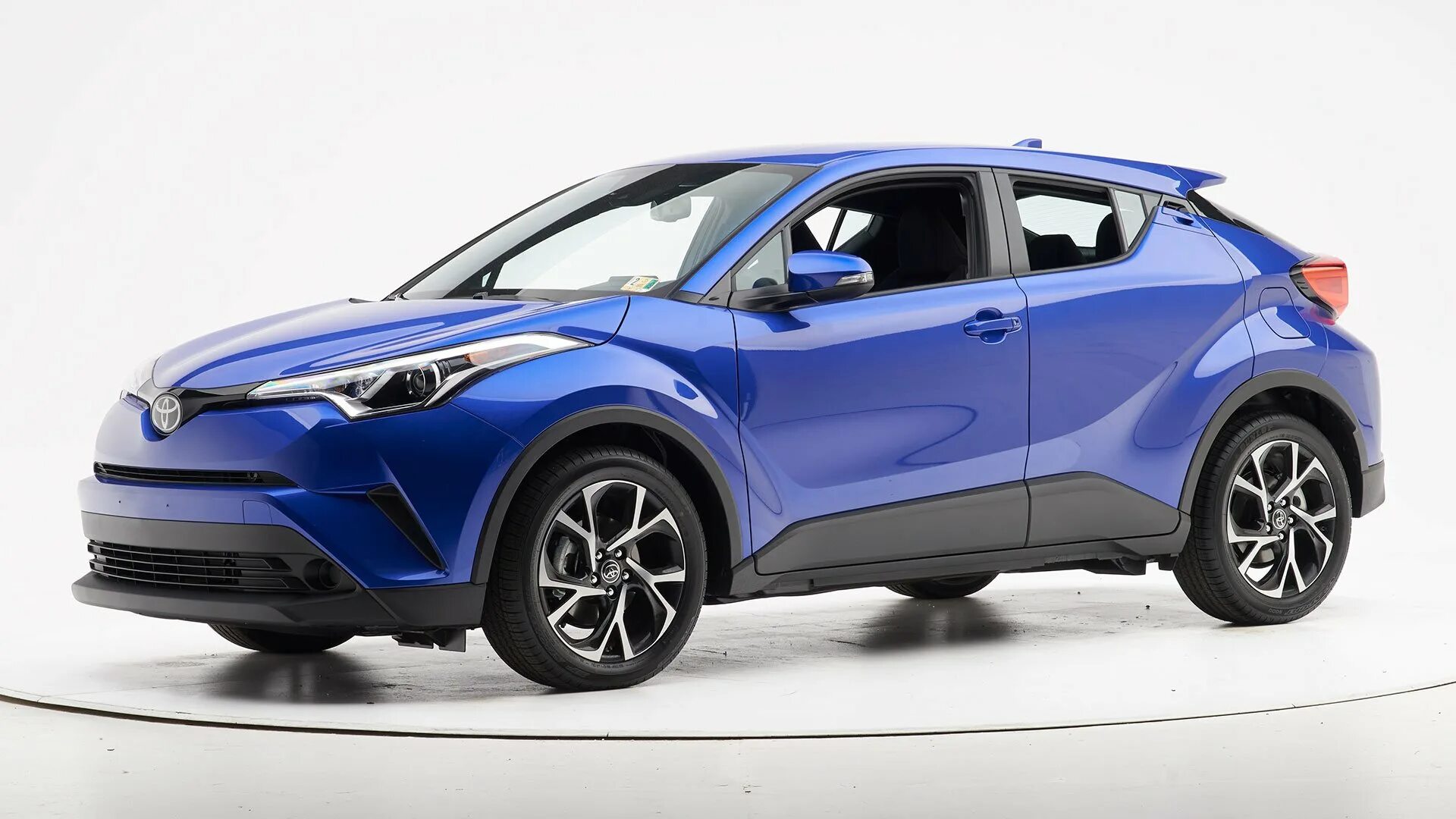 Тойота Chr 2019. Тойота c-HR 2019. Тойота c-HR 2018. Toyota Chr 2018. Купить toyota hr