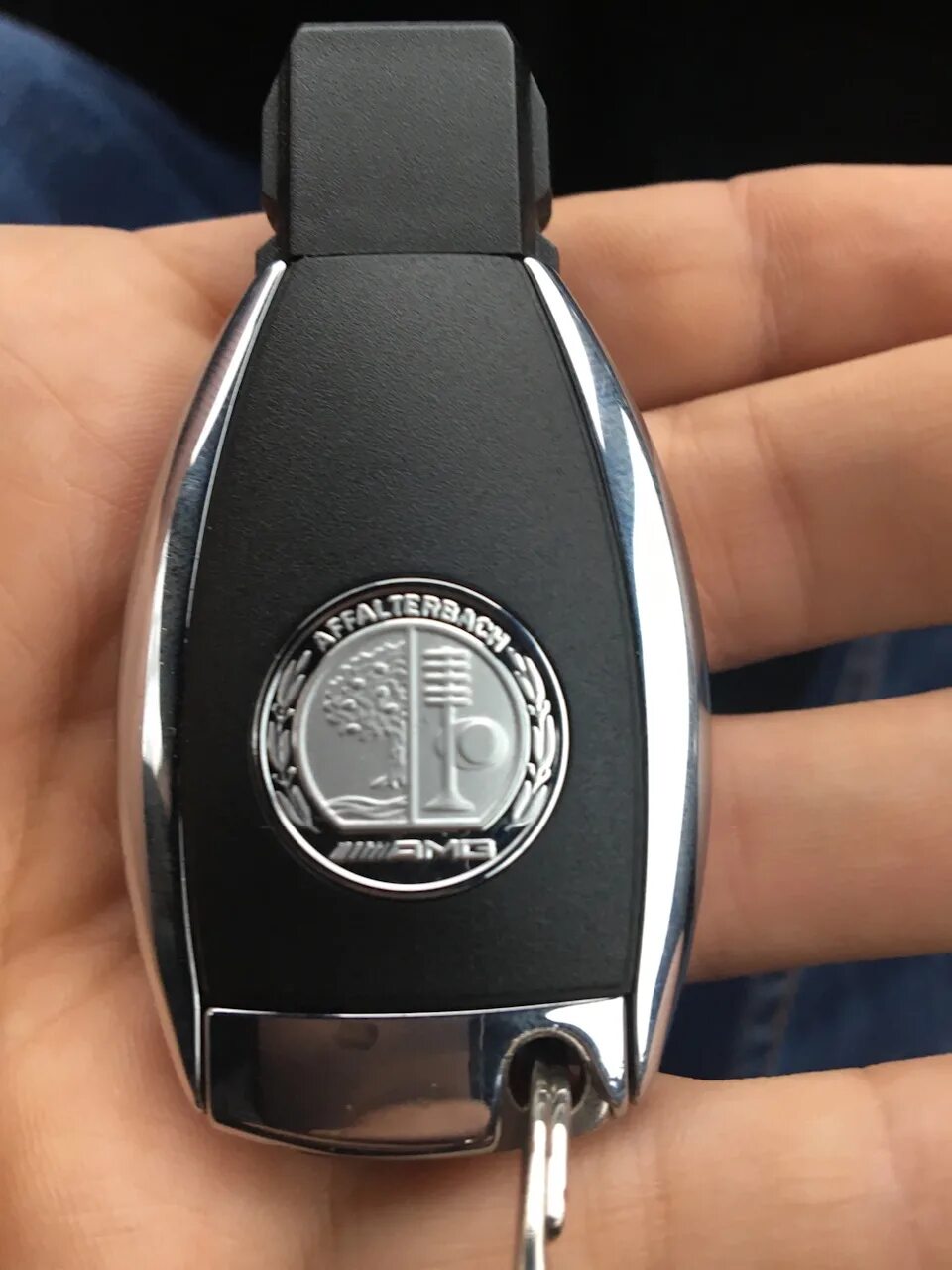 Ключ зажигания на мерседес амг. Ключ мерседес амг. Ключ от е63 амг. Ключ mercedes benz amg carbon. Ключ мерседес w212.
