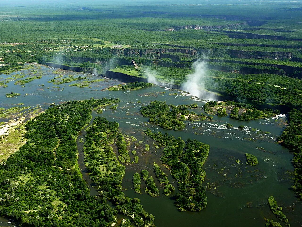 Замбия выход к морю. Замбия выход к морю. Лусака на карте африки. Замбия выход к морю. Водопад виктория, замбия и зимбабве.