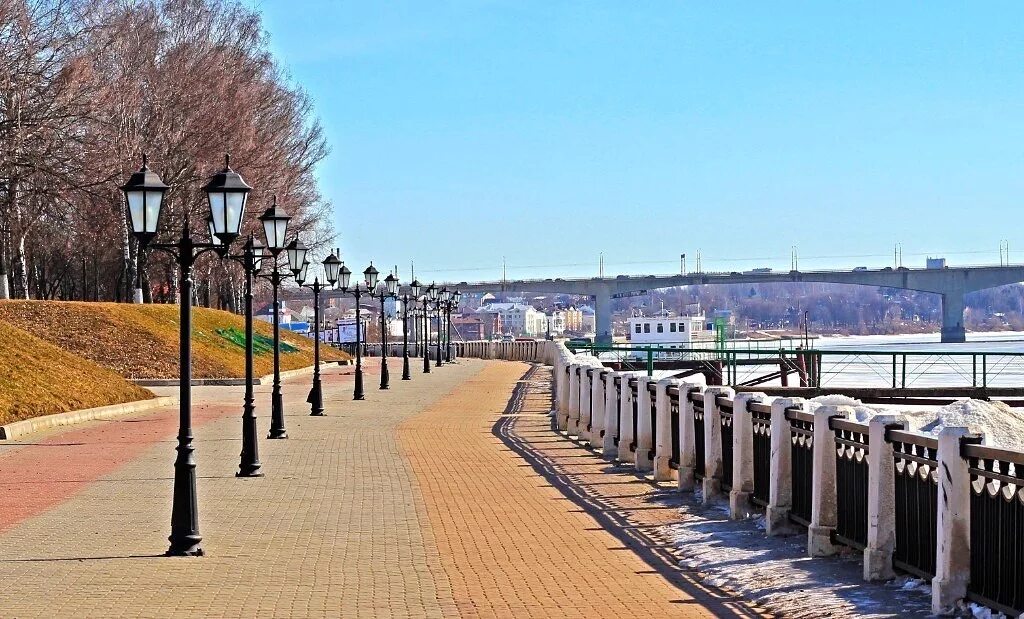 Типы городских набережных. Краснодар набережная кубанская набережная. Краснодар набережная реки кубань. Набережная благовещенска амурской области. Самара набережная.