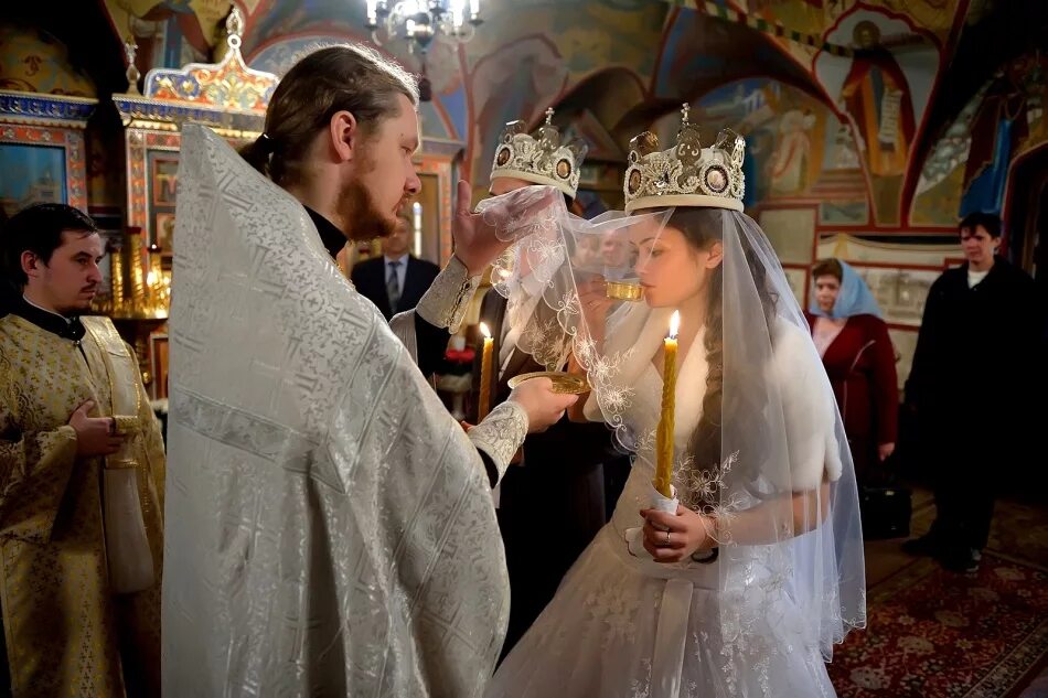 Можно обвенчаться без регистрации. Чин венчания второбрачных. Тайное венчание в церкви. Венчание РПЦ.