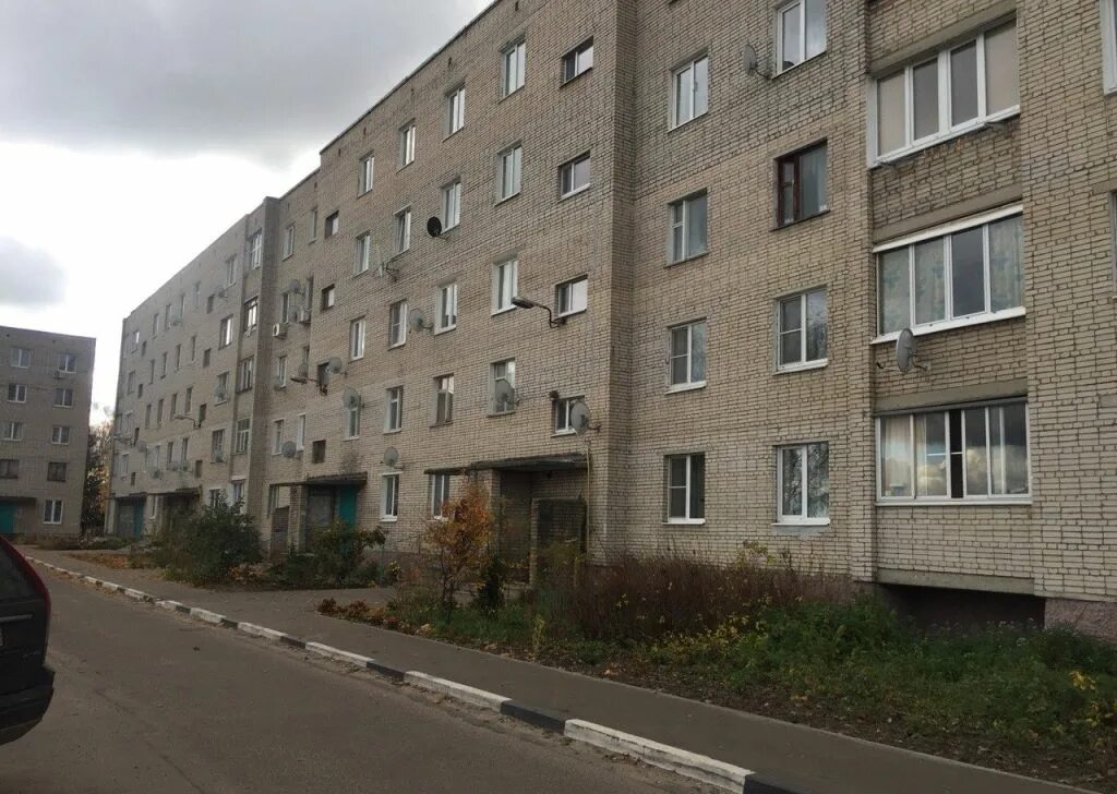 Квартира в больших дворах. Квартира в больших дворах. Квартира большие дворы. Квартира большие дворы. Спортивная 10 большие дворы фото.