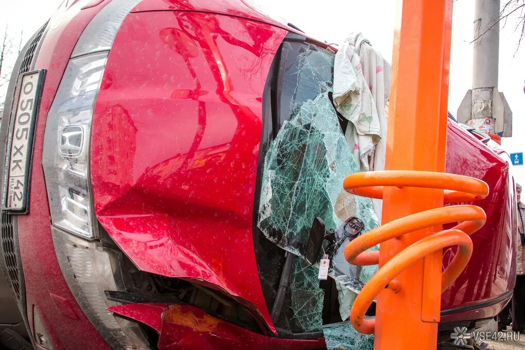 Осинники авария мотоцикл. Осинниковское атп. Аварии осинники. Авария в осинниках вчера. Осинниковское атп.