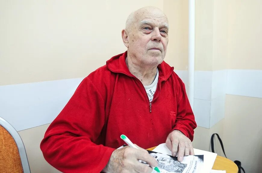 Активное долголетие балашиха. Активное долголетие в домодедово. Работа для пенсионеров в балашихе. Для пожилых компьютерные курсы картинка вручение сертификатов. Пенсионеры и техника.