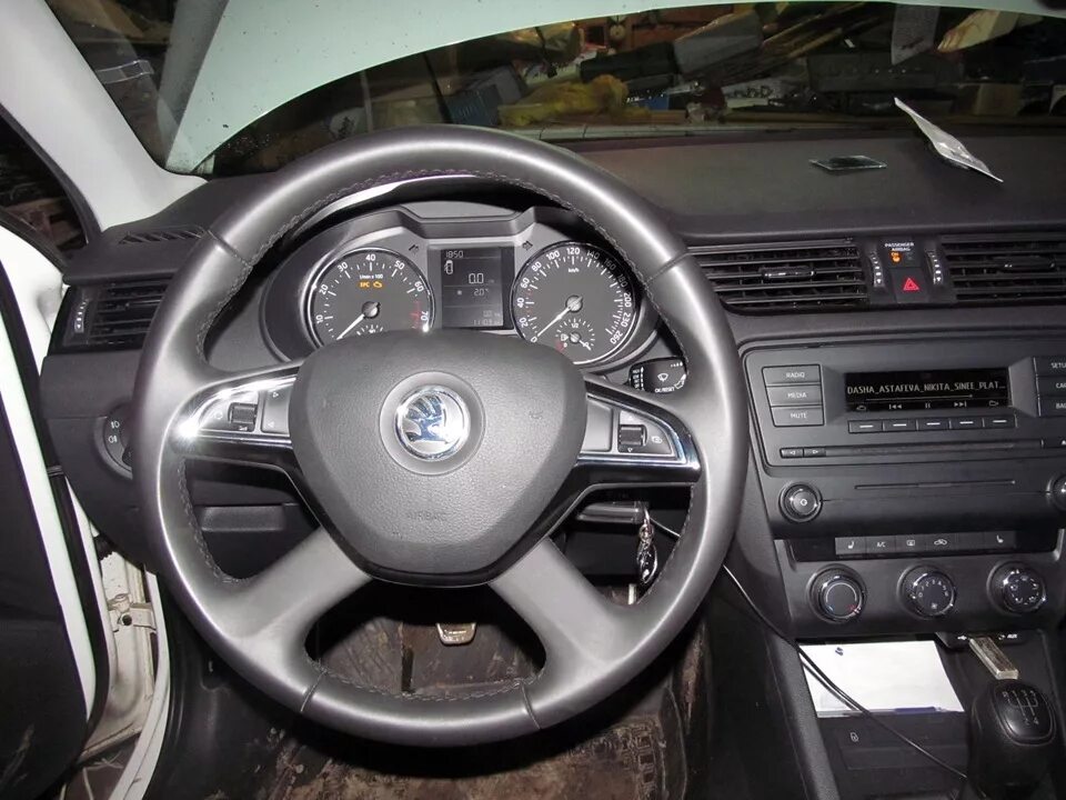 Как снять руль шкода а7 Замена руля на Skoda Octavia A7 (Фотоотчет) Skoda Octavia A7 Mk3, 1,4 л, 2014