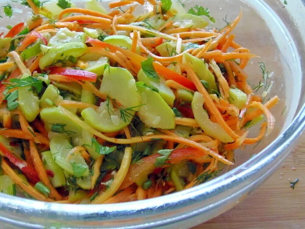 Салат на зиму из огурцов с луком и морковью