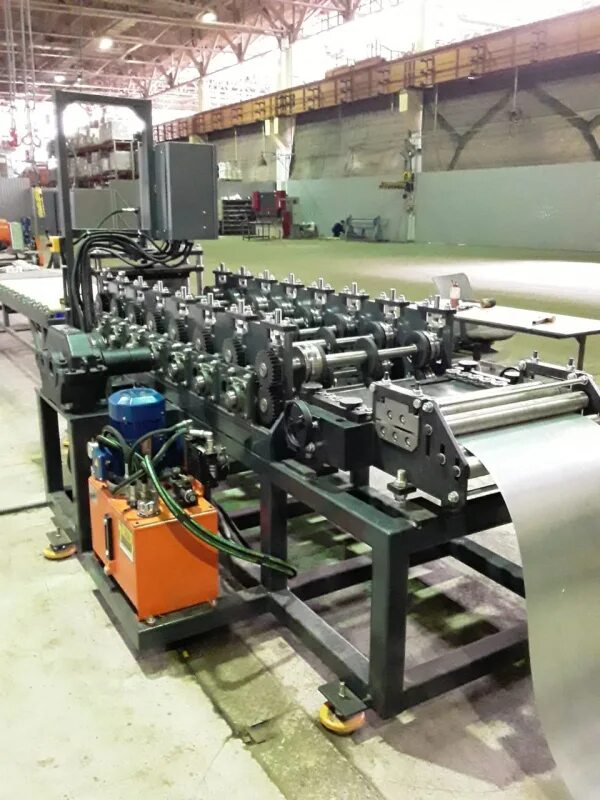 Линия профилирования. Pdms программа. Инжиниринг п. Перфорационный пресс. Фон производство.