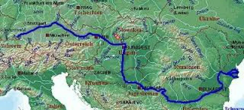 Какие реки текут в евразии. Бассейн реки Дунай. Реки Дунай и Днестр на карте. Днестр и Дунай на карте. Река Дунай на карте Украины.