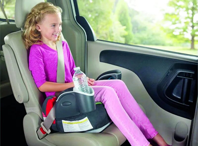 Бустер автомобильный можно использовать. Детские сиденья в автомобиль. Детское кресло бустер. Кресло машины. Автокресло для взрослых детей.