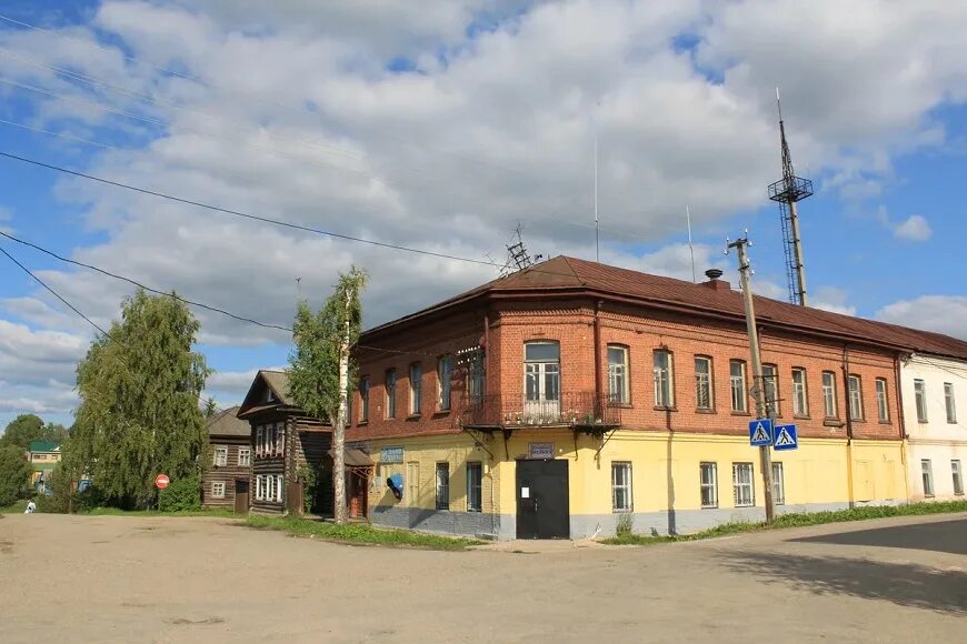 Подслушано чухлома костромская. Чухлома Костромская область. Город Чухлома Костромской области. Чухлома Костромская область достопримечательности. Костромская область город Чухлома школа.