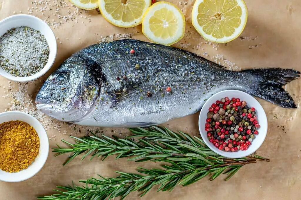 Рыба похожая на дорадо внешне. Дорадо рыба. Дорадо чем полезна. Sea bream рыба. Дорадо чем полезна.