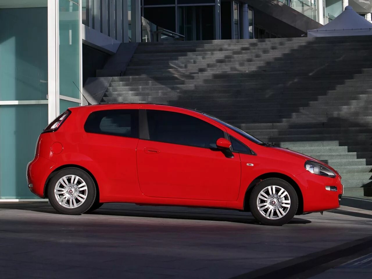 Фиат хэтчбек. Fiat bravo (2007). Фиат хежбек хэтчбек 2010. Хэтчбек fiat 500. Машина фиат браво 2.