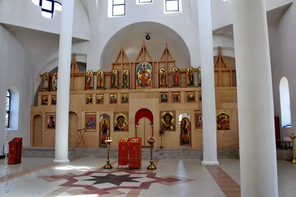 Храм немчиновка. Христорождественский храм немчиновка. Христорождественский храм немчиновка. Храм рождества христова немчиновка ворота. Церковь рождества христова немчиновка.