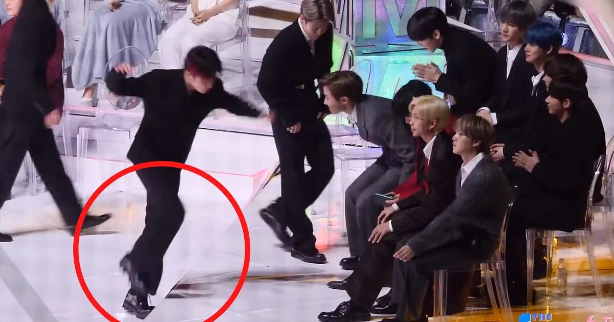 Бтс чонгук и его девушка 2020. У чонгука есть девушка 2023. У чонгука есть девушка 2023. Чонгук бтс. Бтс девушка чонгука.