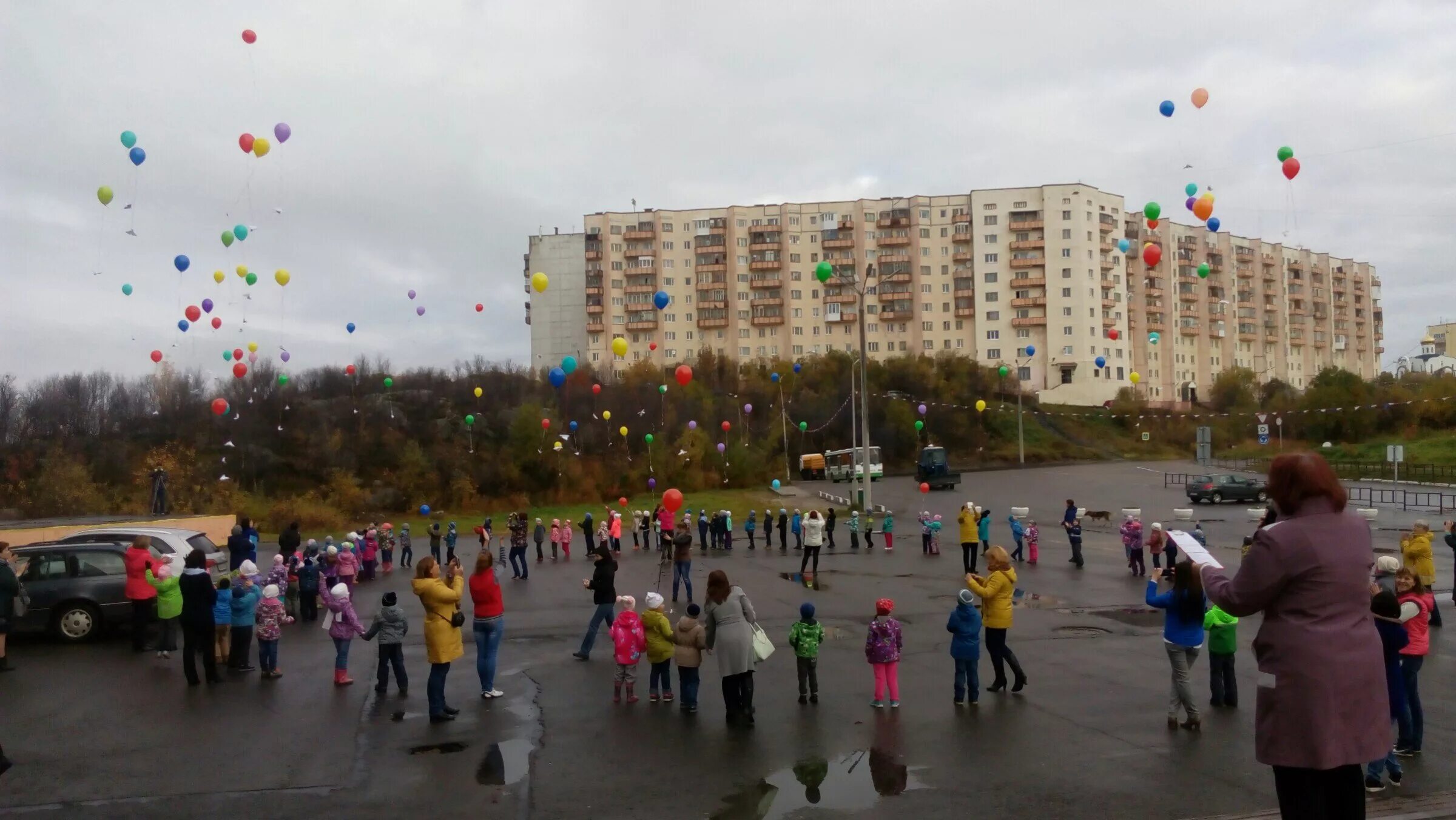 Работа город снежногорск. Снежногорск современник. снежногорск летом. снежногорск население. снежногорск лето.
