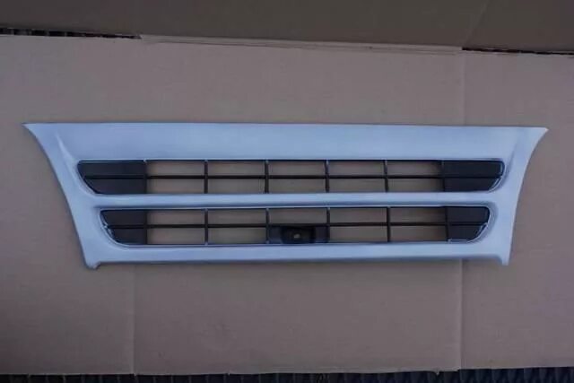 Решетка радиатора isuzu elf. Решетка радиатора исузу. Решетка радиатора исузу нпр 75. Решетка радиатора исузу эльф. Решетка радиатора фиат типо 1998.