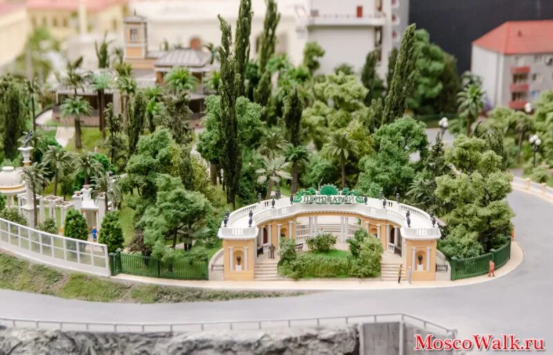 Музей миниатюр в венгрии. Пляж пальмира палас ялта. Музей государева дорога в завидово официальный сайт. Макет деревни. Царь макет как добраться.