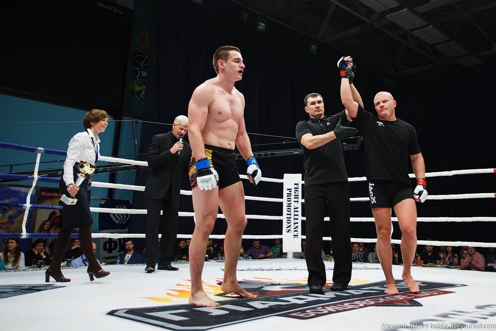 Бойцовское шоу противостояние тамбов. Бойцовское шоу. Бойцовское шоу противостояние тамбов. Файт бой. Бойцовское шоу.