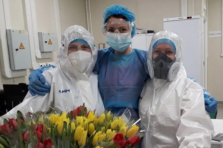 Отметили медработников. Веселые медики. Отметили медработников. Обследование в больнице. Фото медработников.