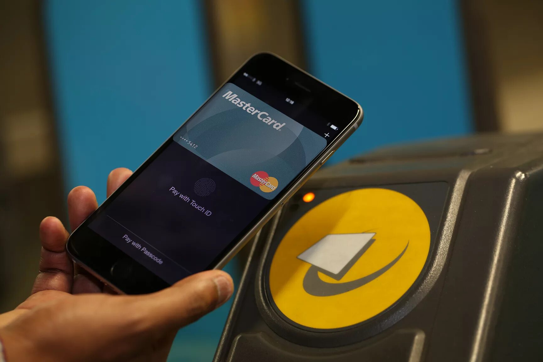 Apple pay NFC. Apple pay в метро. Что такое NFC В смартфоне. NFC оплата.