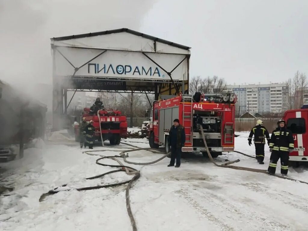 Шагол сгорел. Пожар в цеху. Возгорание в цехе. Пожар в Челябинске. Пожар в Челябинске сегодня на Шагольской.