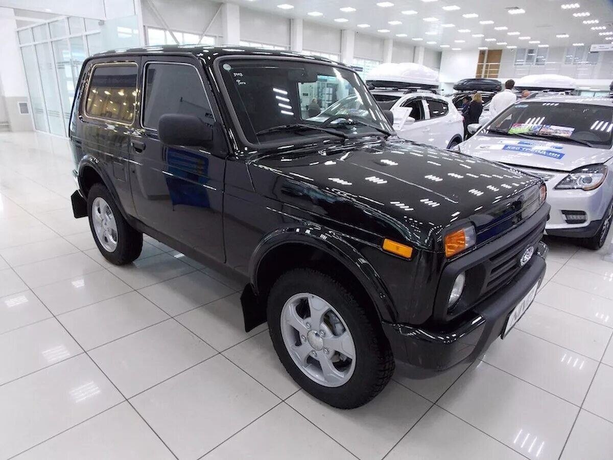 урбан автосалон. Lada 4*4 нива 2131. нива 2131 урбан. ваз 2121 нива урбан. урбан автосалон.