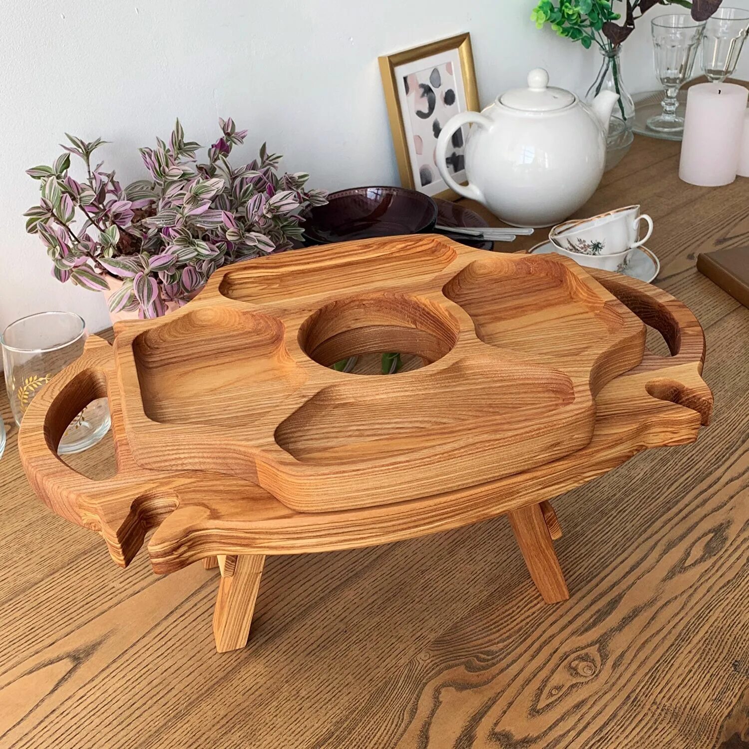 Винный столик из дерева. Стоик винный из дерева. Винница из дерева. Столик журнальный «винный». Винница из дерева.